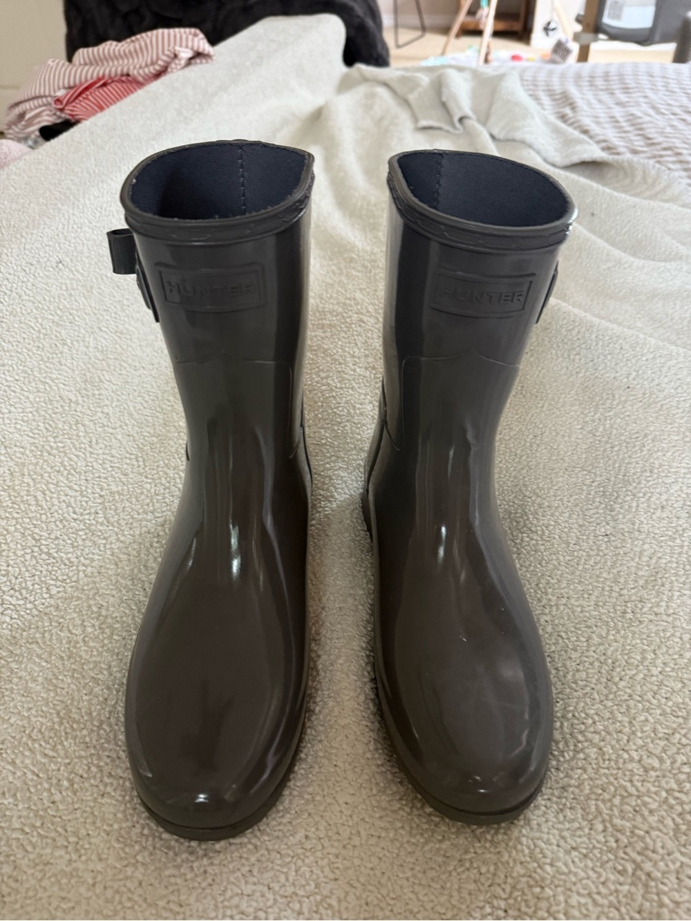 Hunter Short Gloss Rain Boots in Grey